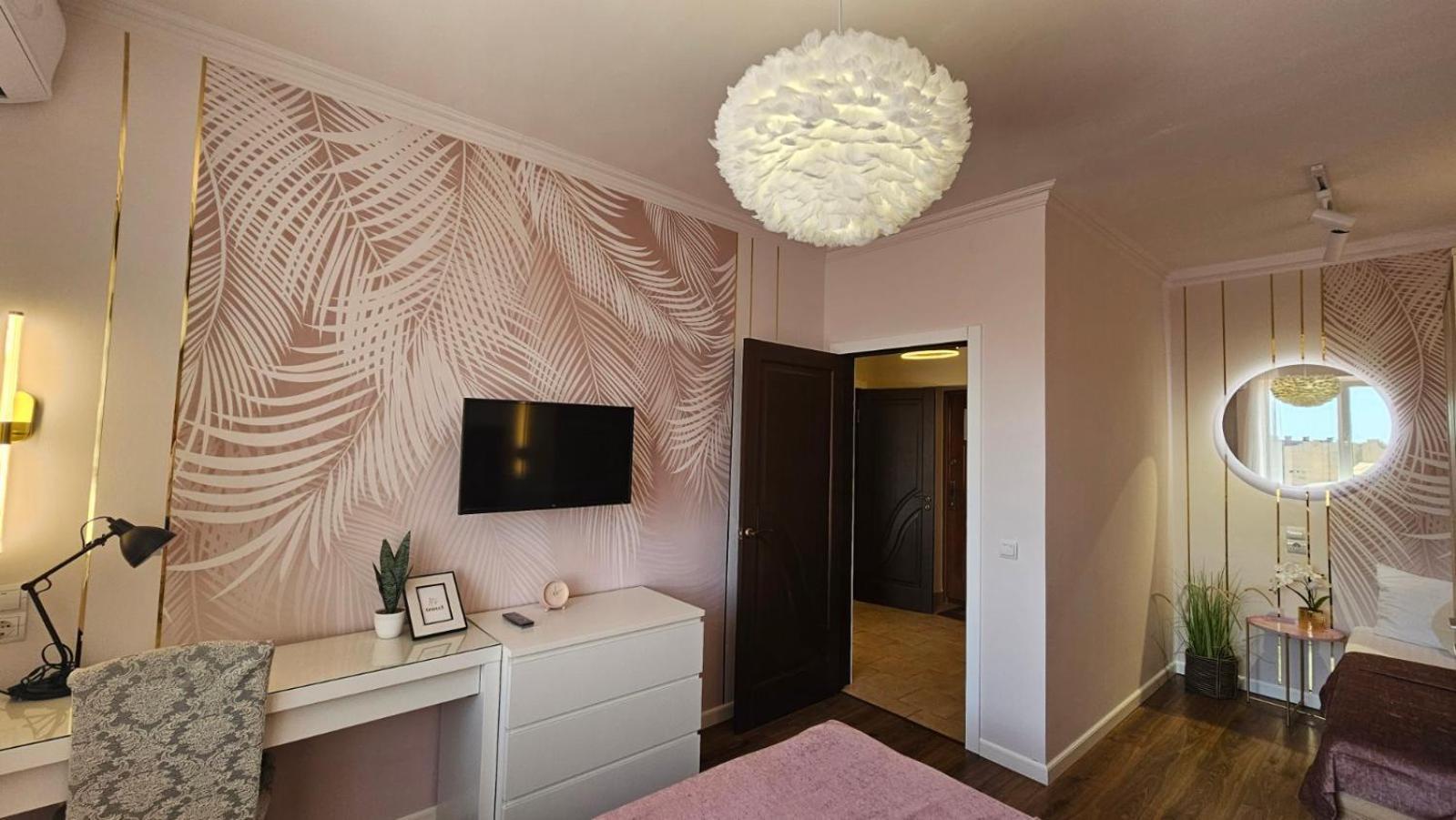 Soft Pink Apartment Мукачево Экстерьер фото