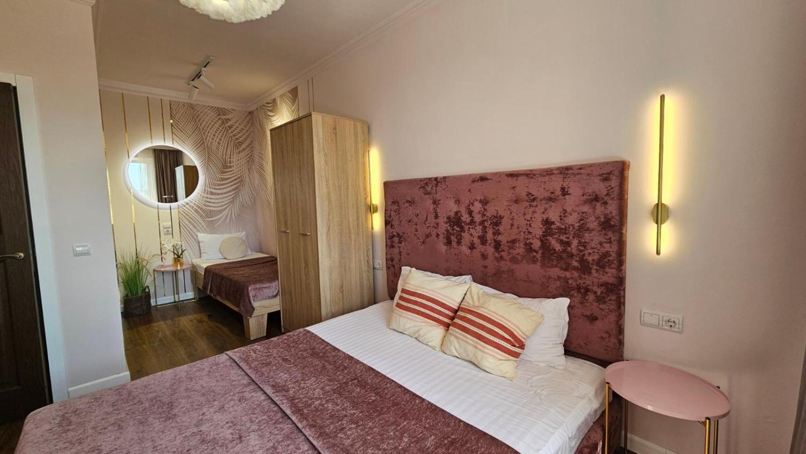 Soft Pink Apartment Мукачево Экстерьер фото