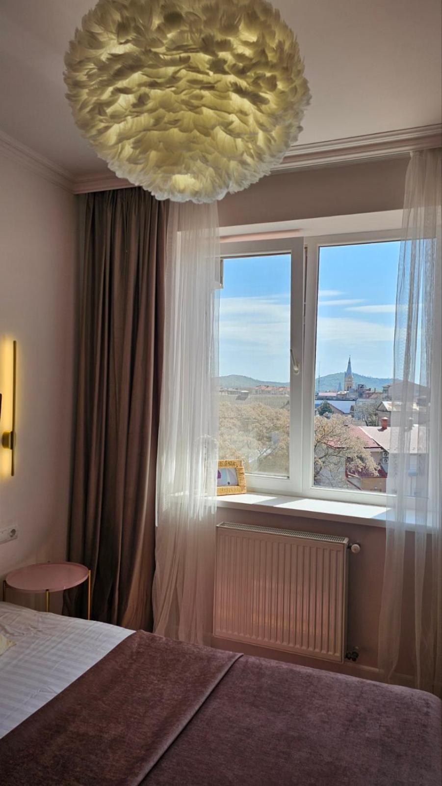 Soft Pink Apartment Мукачево Экстерьер фото