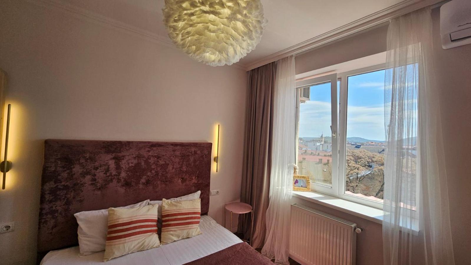Soft Pink Apartment Мукачево Экстерьер фото