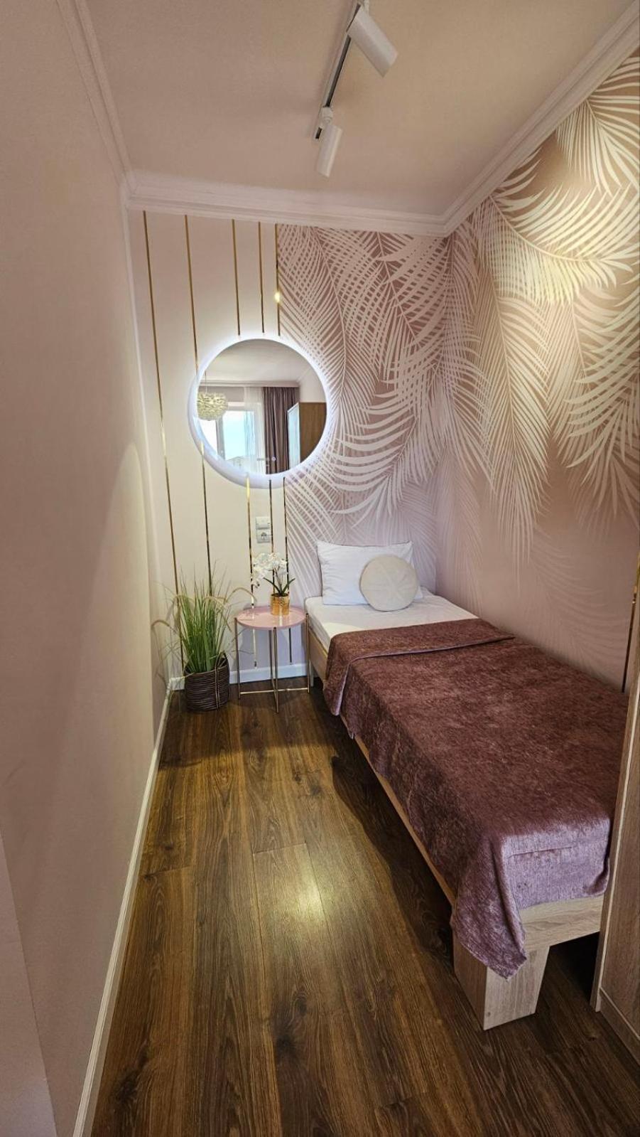 Soft Pink Apartment Мукачево Экстерьер фото